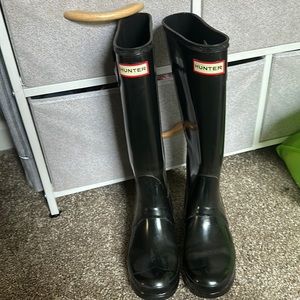 Black hunter rain boots